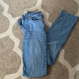 Abercrombie Curve Love Straight 90s Slim Straight Ultra High Rise jeans